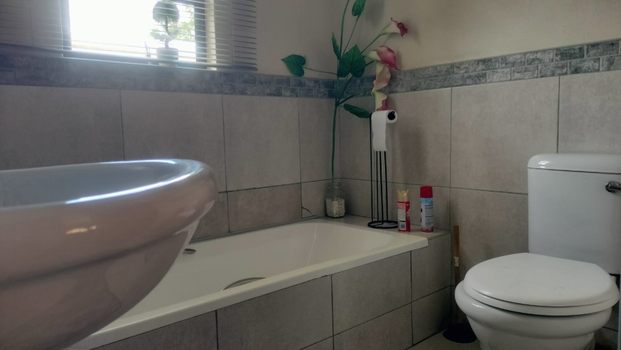 2 Bedroom Property for Sale in Navalsig Free State